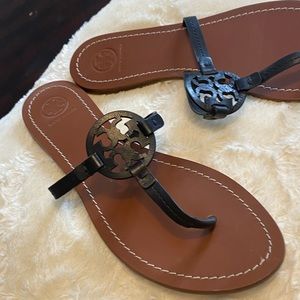 Authentic Tory Burch Sandals Excellent condition.